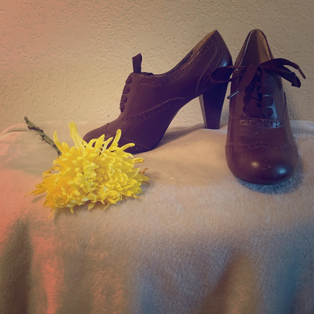 - 💋2 for $10 Shoes💋Vintage Brown Heels